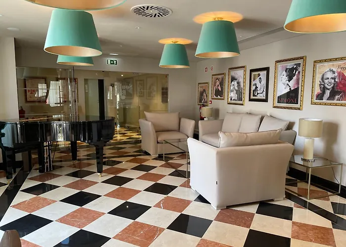 Hotel Gale Collection